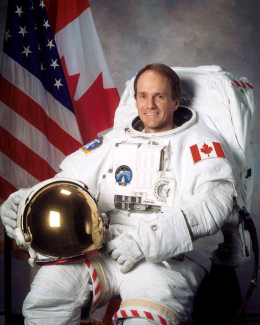 Astronaut Biography: Steven MacLean